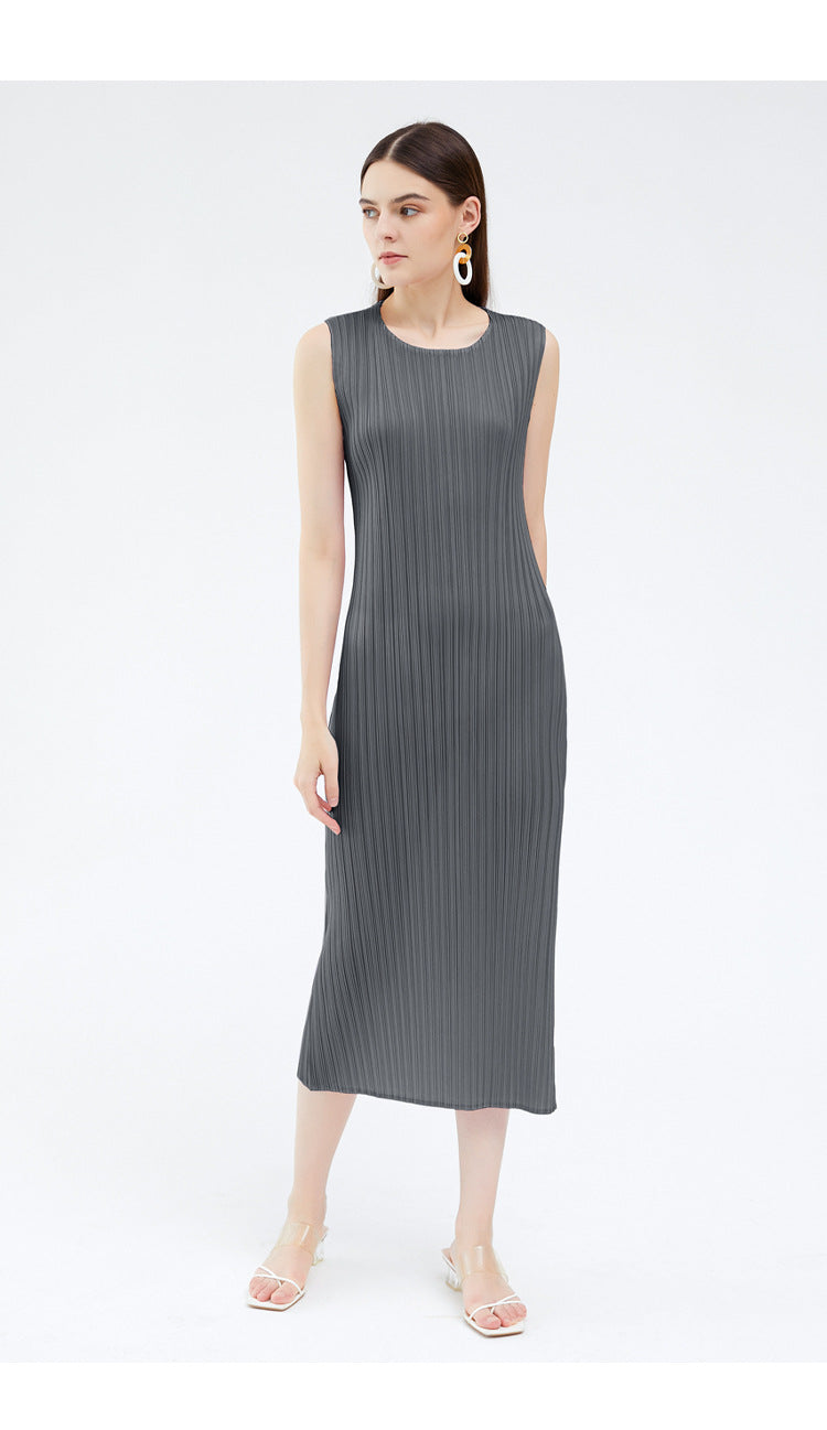 Japanese Style Sleeveless Pleated Dress – Round Neck Elegant Midi