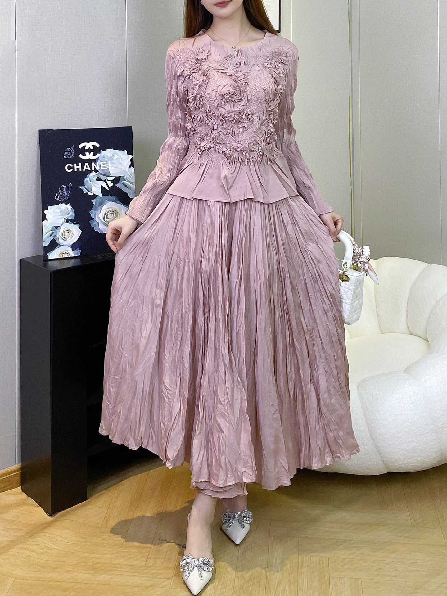 Pleated Handmade Floral Skirt Set – Elegant Two-Piece Outfit for Women