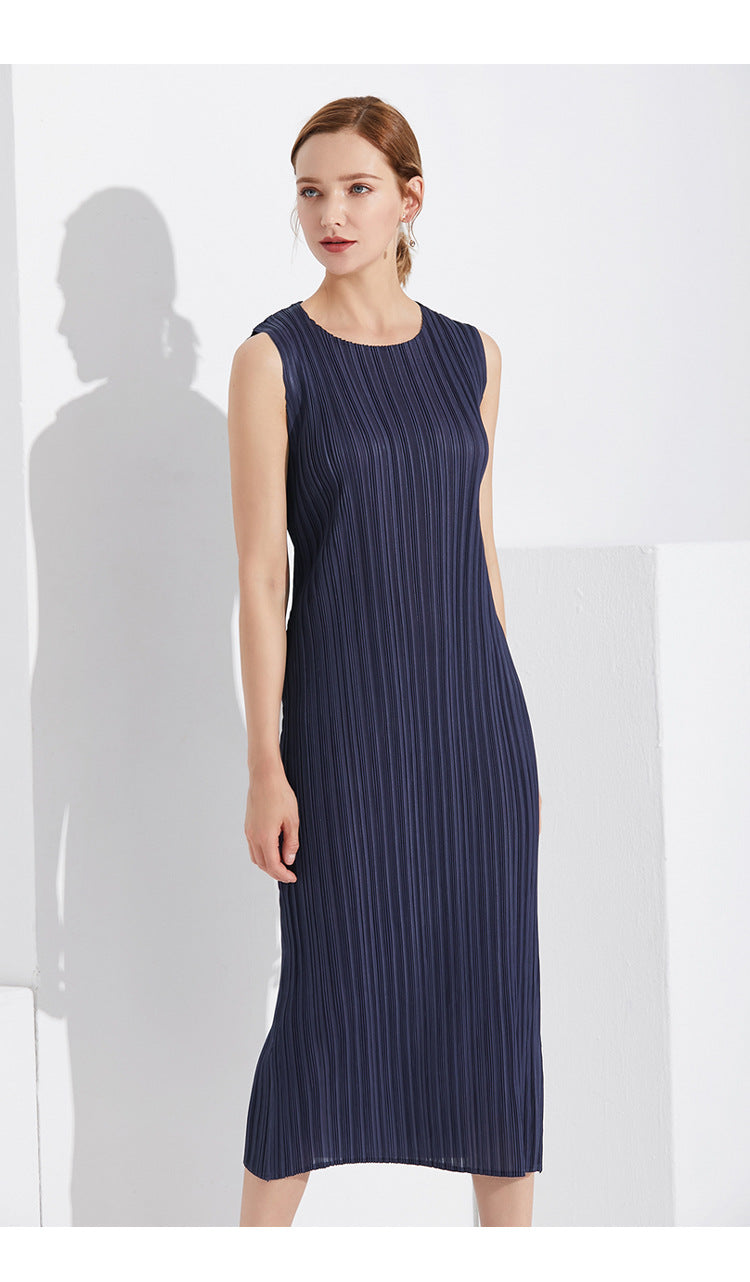 Japanese Style Sleeveless Pleated Dress – Round Neck Elegant Midi