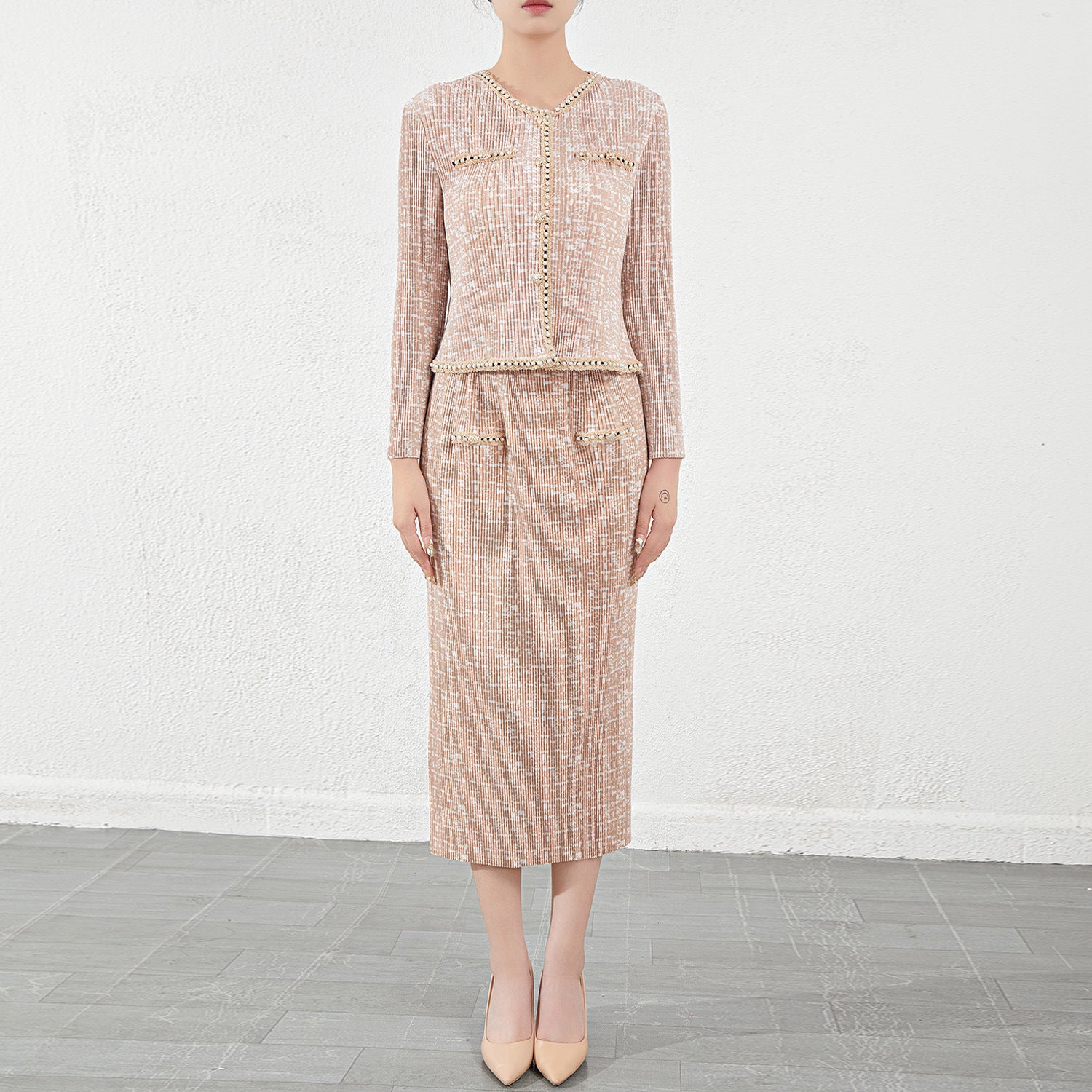 Pleated Short Jacket Two-Piece Set – Chic Women’s Outfit