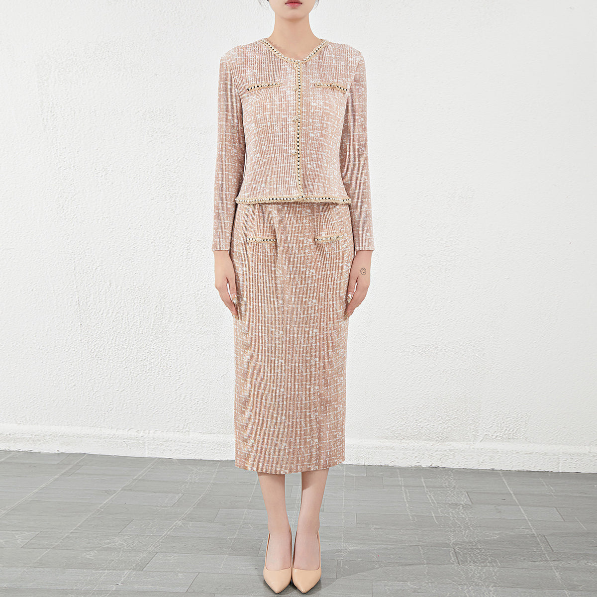 Pleated Short Jacket Two-Piece Set – Chic Women’s Outfit