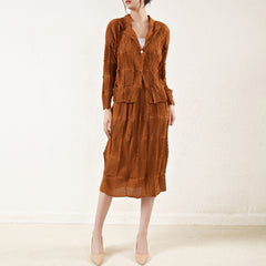 Pleated Slimming Skirt Two-Piece Set – Chic and Elegant Women’s Outfit