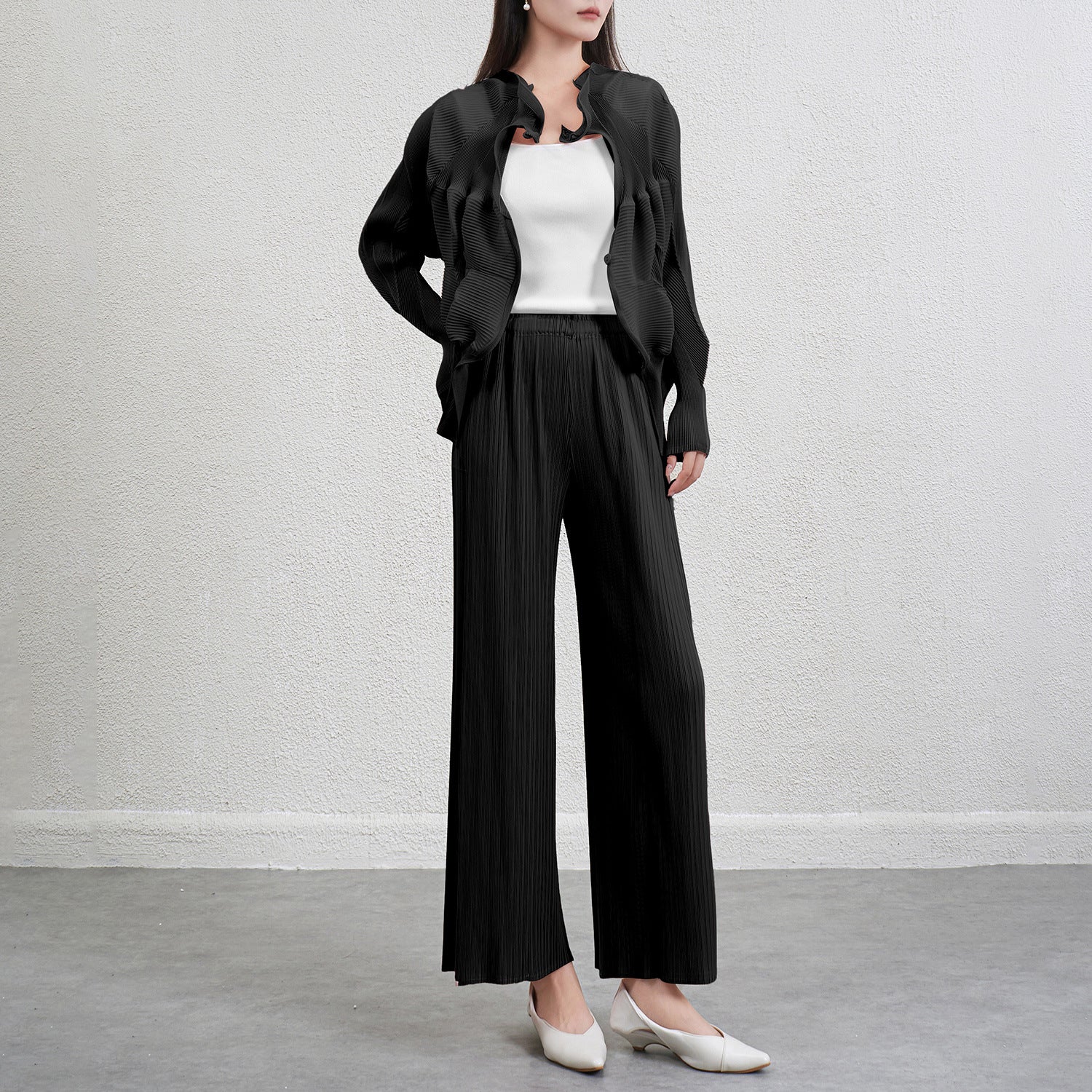 Pleated Floral Bud Cardigan and Wide-Leg Pants Set – Elegant Two-Piece Outfit