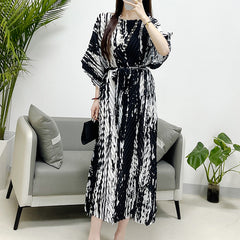 2025 Fall Winter Pleated Printed Maxi Dress – V-Fold Design, Elegant Casual Style for Women