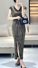 Irregular Pleated Summer Dress – Metallic Shine with Waist-Cinching Elegance