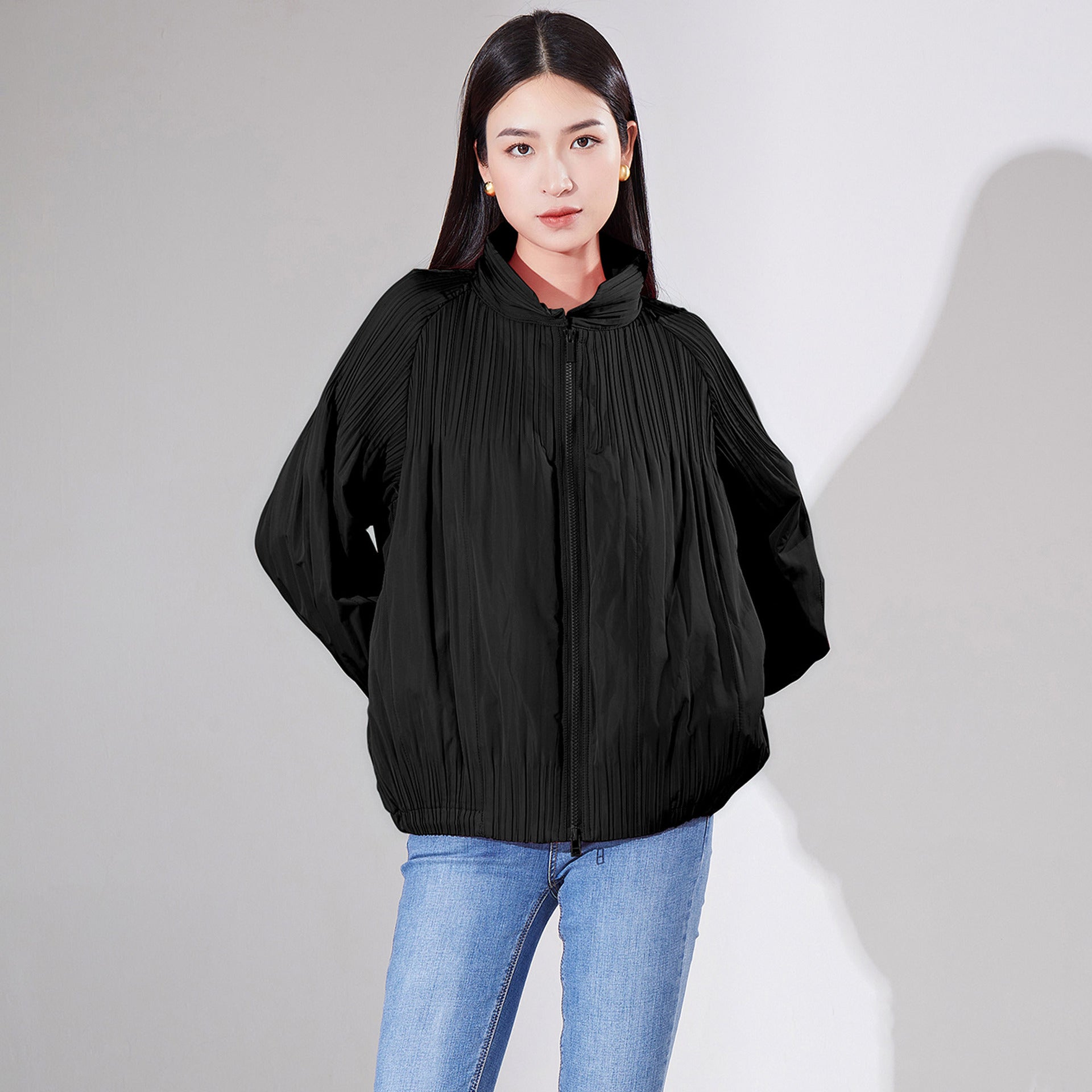 Pleated Short Puffer Jacket – Stylish Lightweight Women’s Outerwear