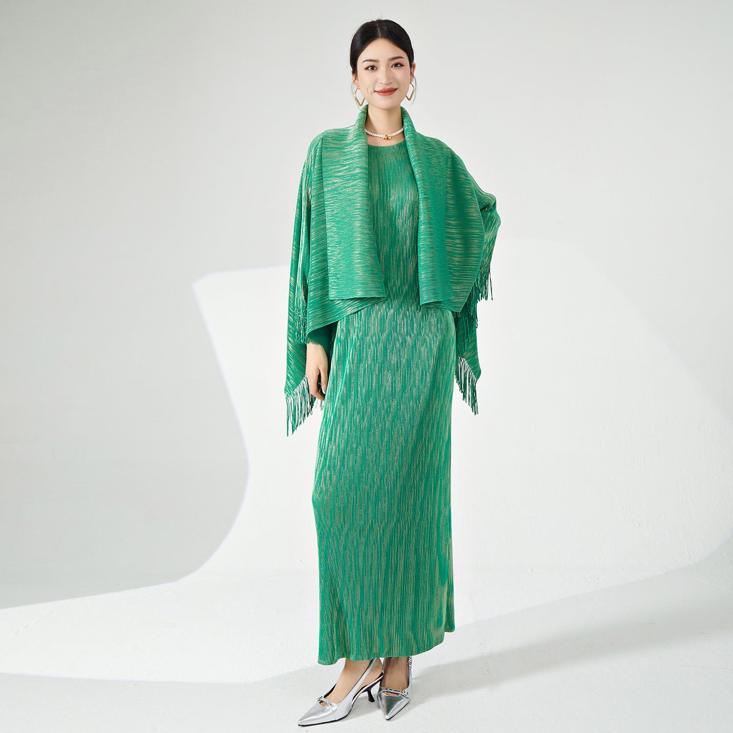 Pleats Please Two-Piece Set – Fringed Shawl & Elegant Pleated Dress