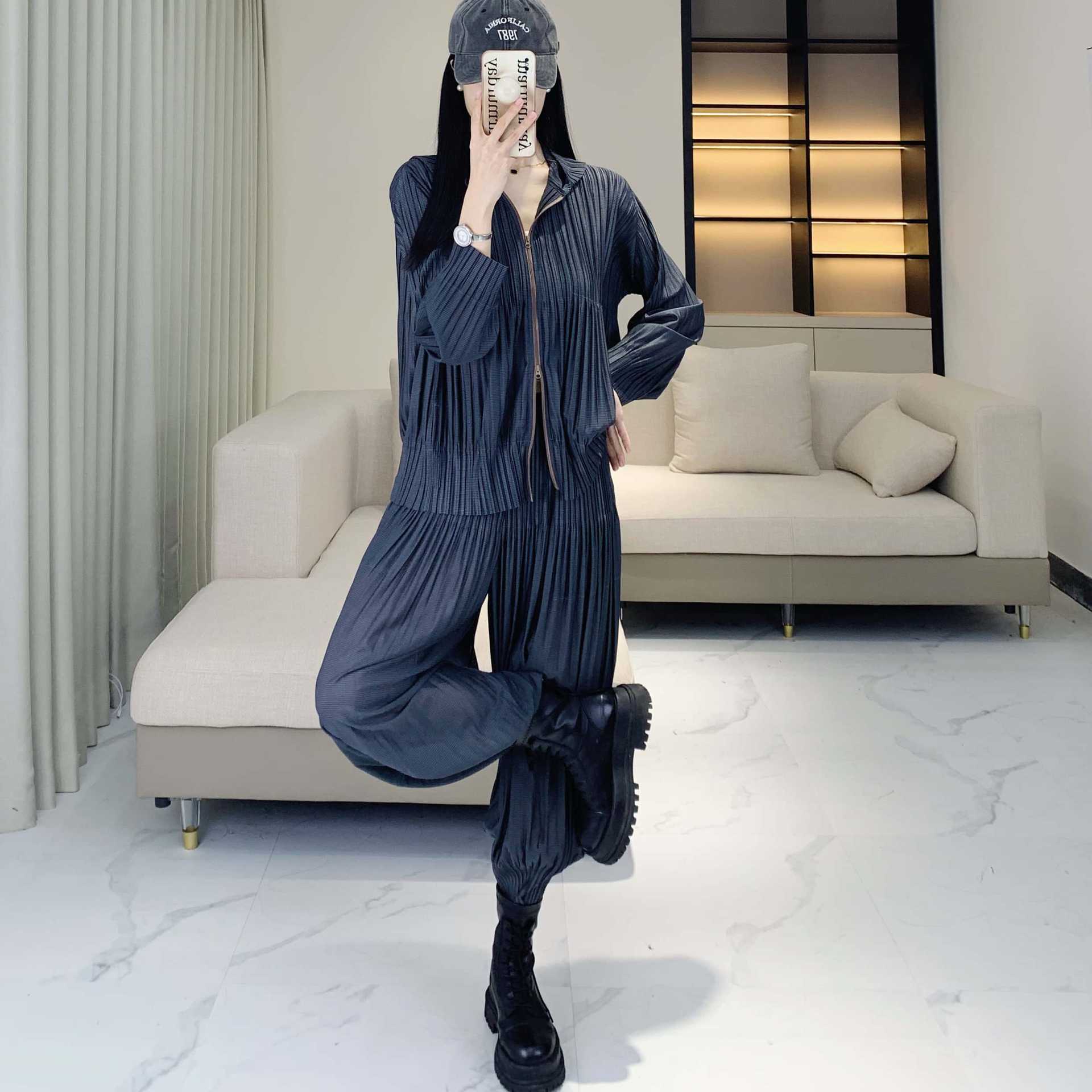 Women’s 2025 Pleated Two-Piece Set – Casual Sporty Hoodie and Harem Pants