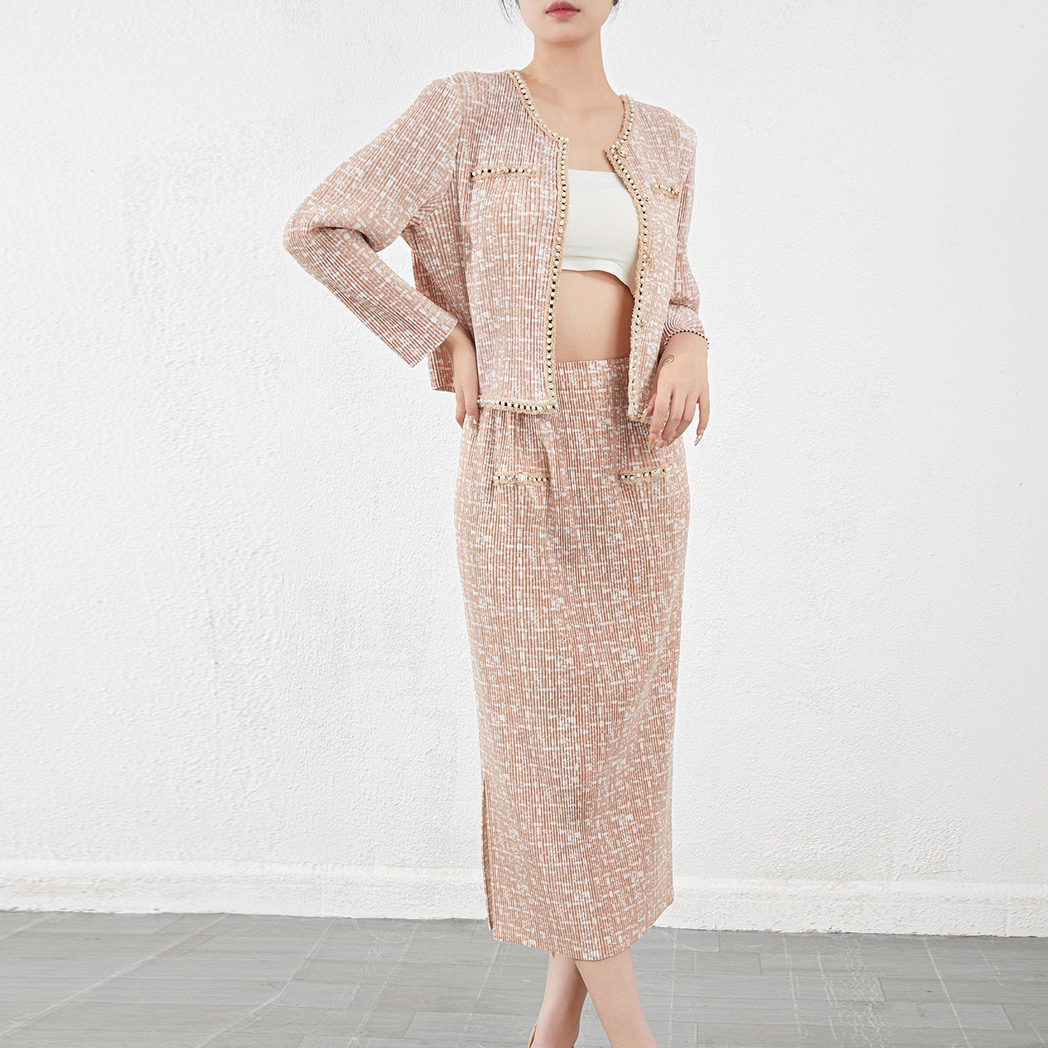 Pleated Short Jacket Two-Piece Set – Chic Women’s Outfit