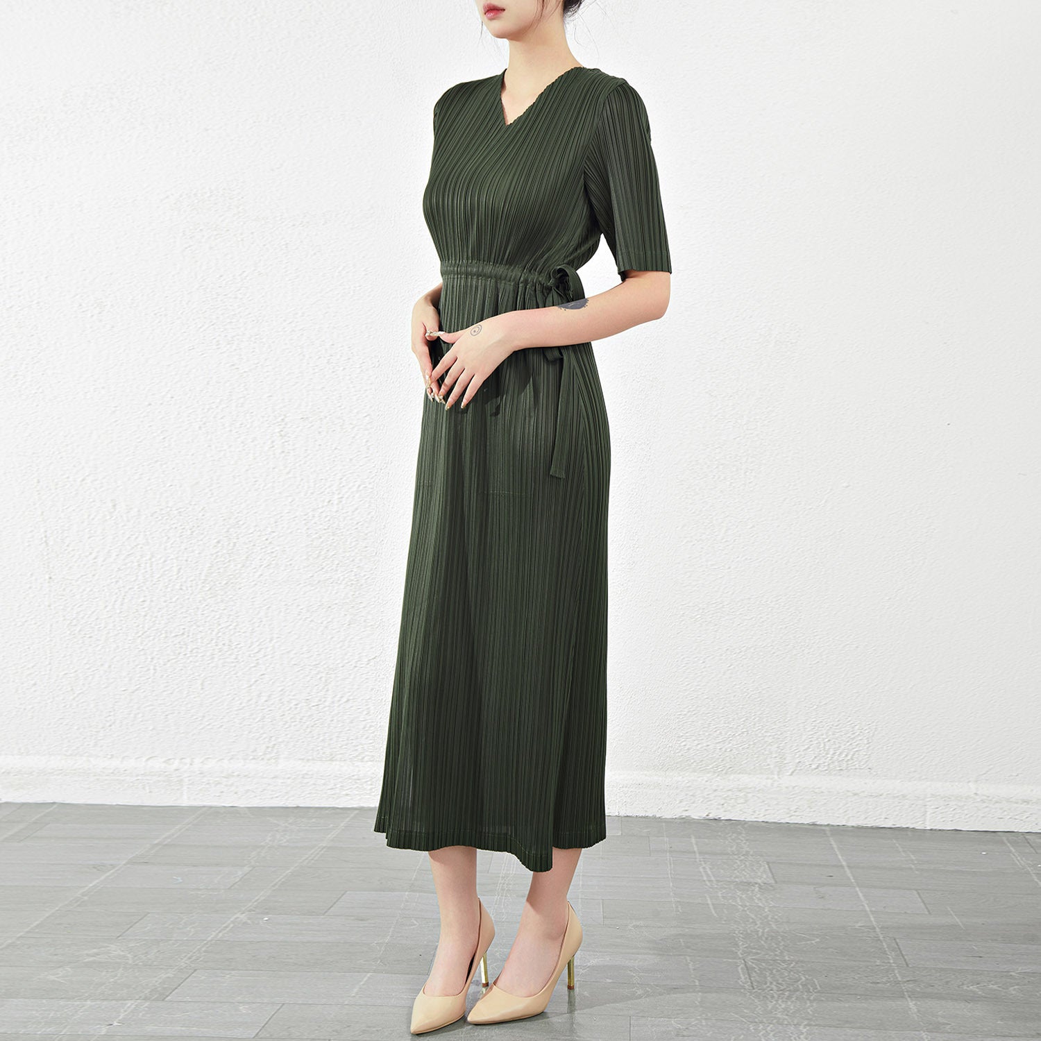 Pleats Please V-Neck Dress – Short-Sleeve Pleated Maxi, Loose Slimming Style