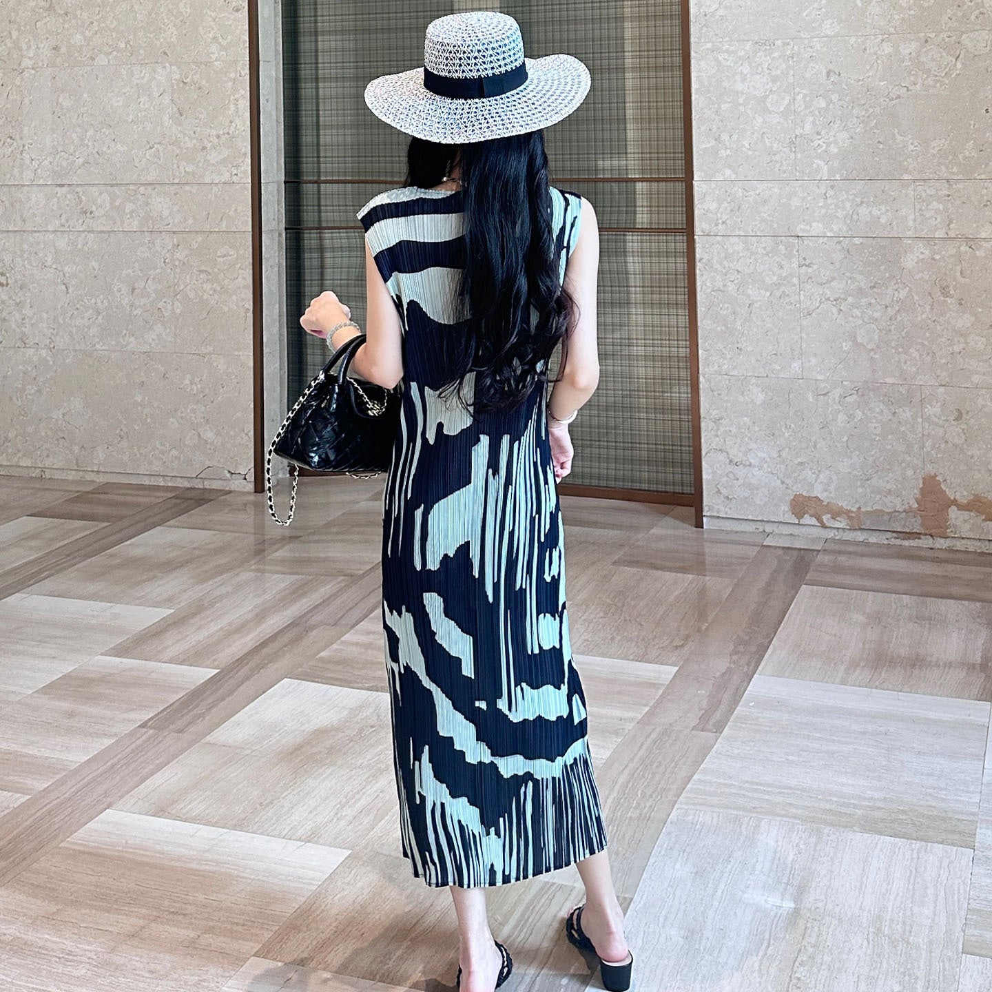 Retro design long contrast dress Miyake summer 2025 female slimming crew neck sleeveless pleated skirt