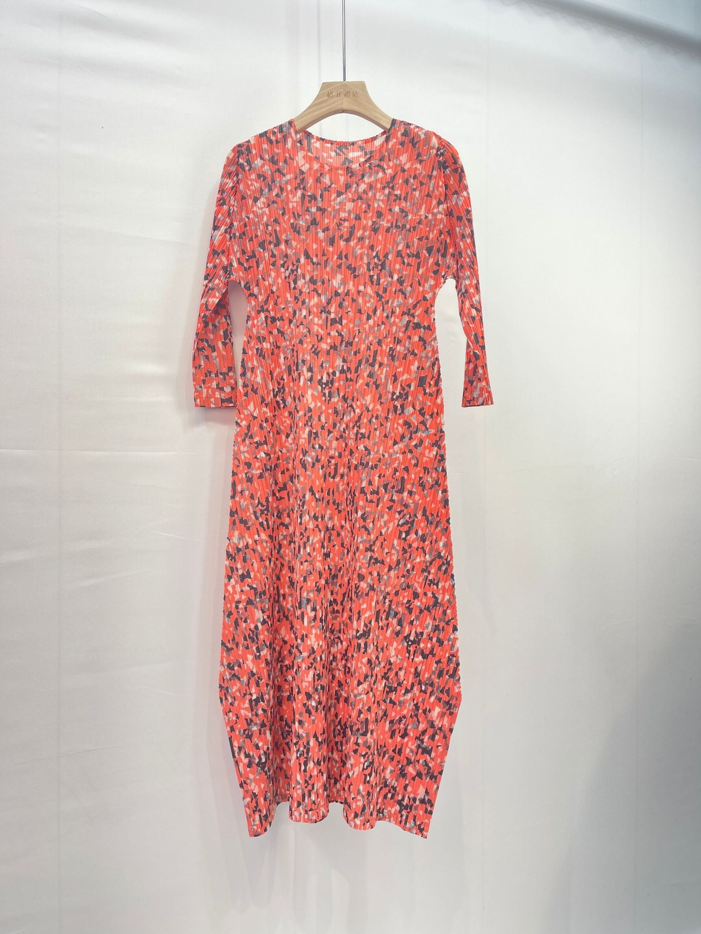 Women’s Summer Pleated Maxi Dress – Graffiti Print Loose Slimming Style