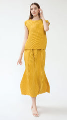 Pleated Slim Top and Skirt Set – Elegant Two-Piece Women’s Outfit
