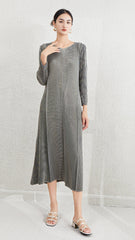Pleated Metallic V-Neck Maxi Dress – Long Sleeve A-Line Elegance
