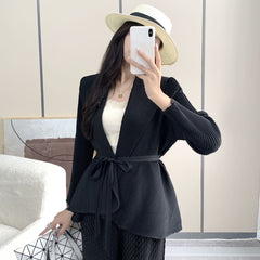 Fish Scale Pleated Lace-Up Blazer – Stylish Modern Women’s Jacket