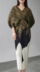 Miyake fashion pleated bat sleeve V-neck skirt spring and summer new temperament print waist slimming niche dress
