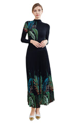 Pleated Contrast Print Two-Piece Set – Stylish Top and Skirt Outfit