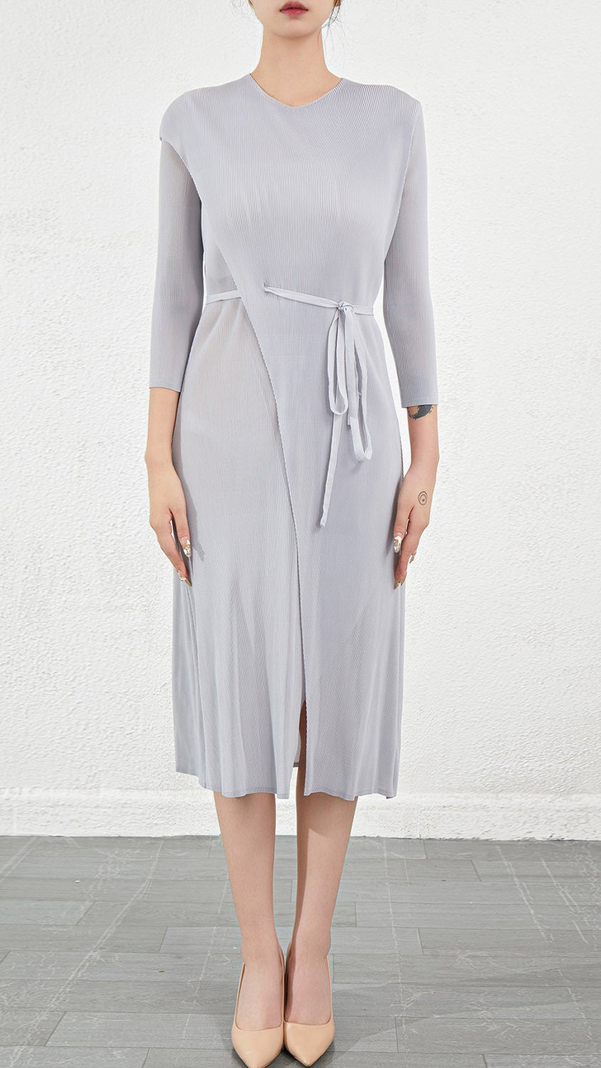 Pleated Garden Collar Slim Fit Dress – Elegant and Modern Style for Women