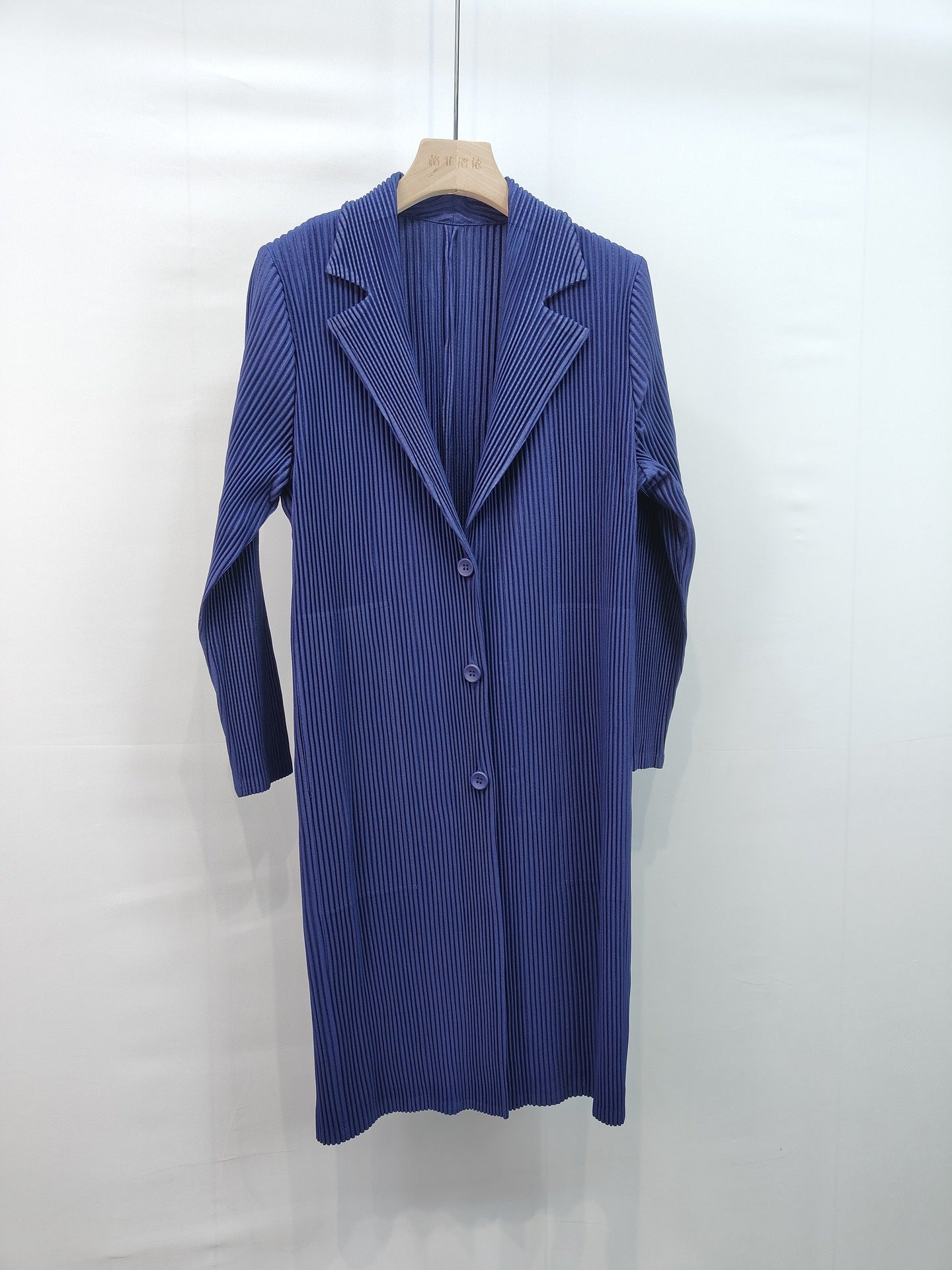2025 Fall Winter Suit Collar Mid-Length Coat – V-Neck, Loose Fit, Elegant Commuting Style