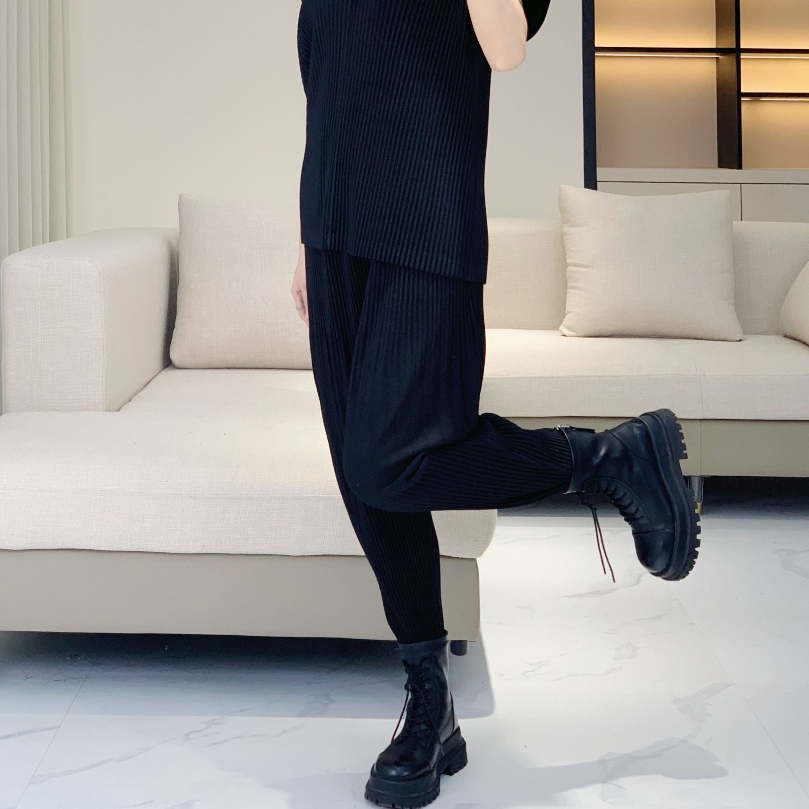 Japanese pleated Miyake style high-end drape Harlan pants loose and simple solid color versatile lantern cropped slacks