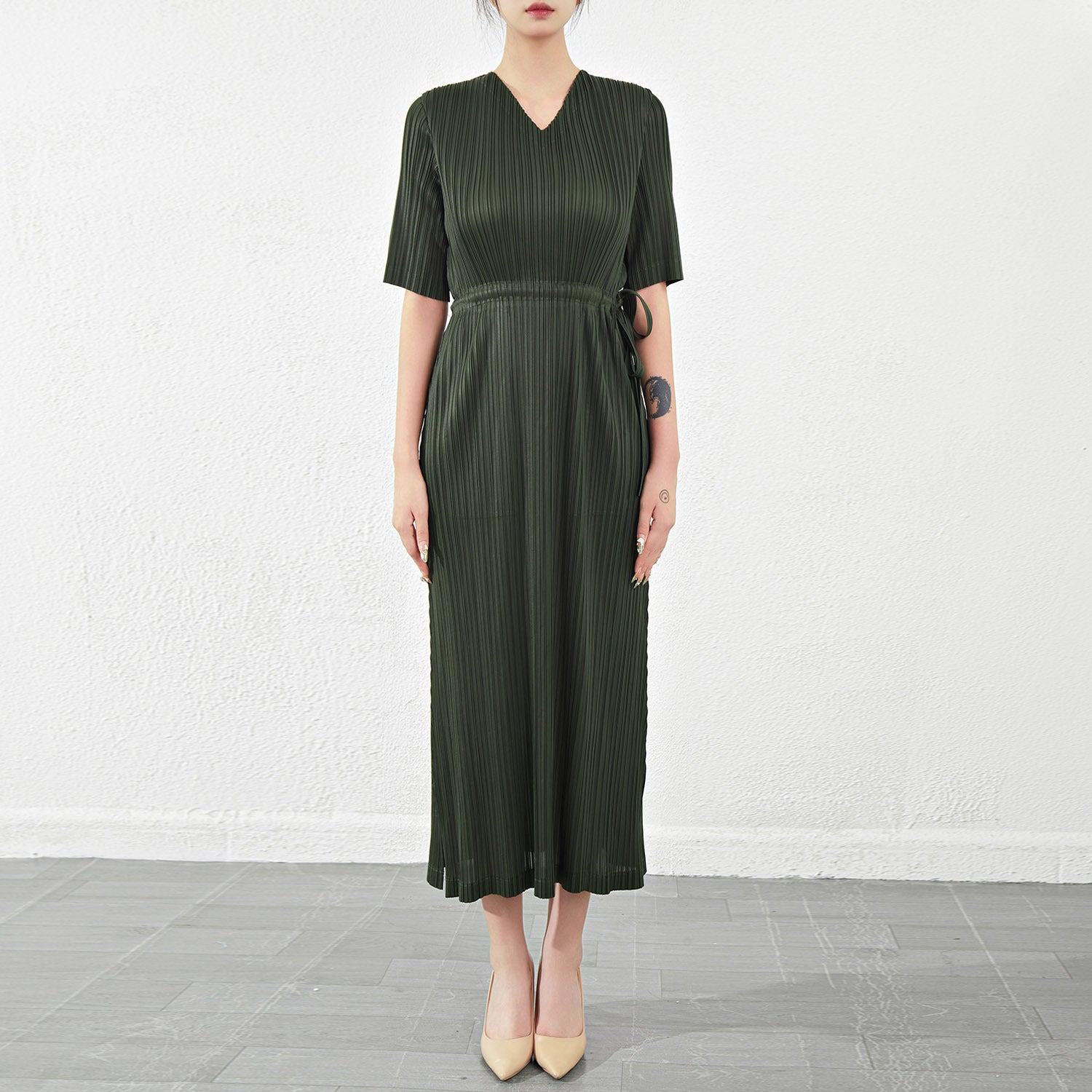 Pleats Please V-Neck Dress – Short-Sleeve Pleated Maxi, Loose Slimming Style