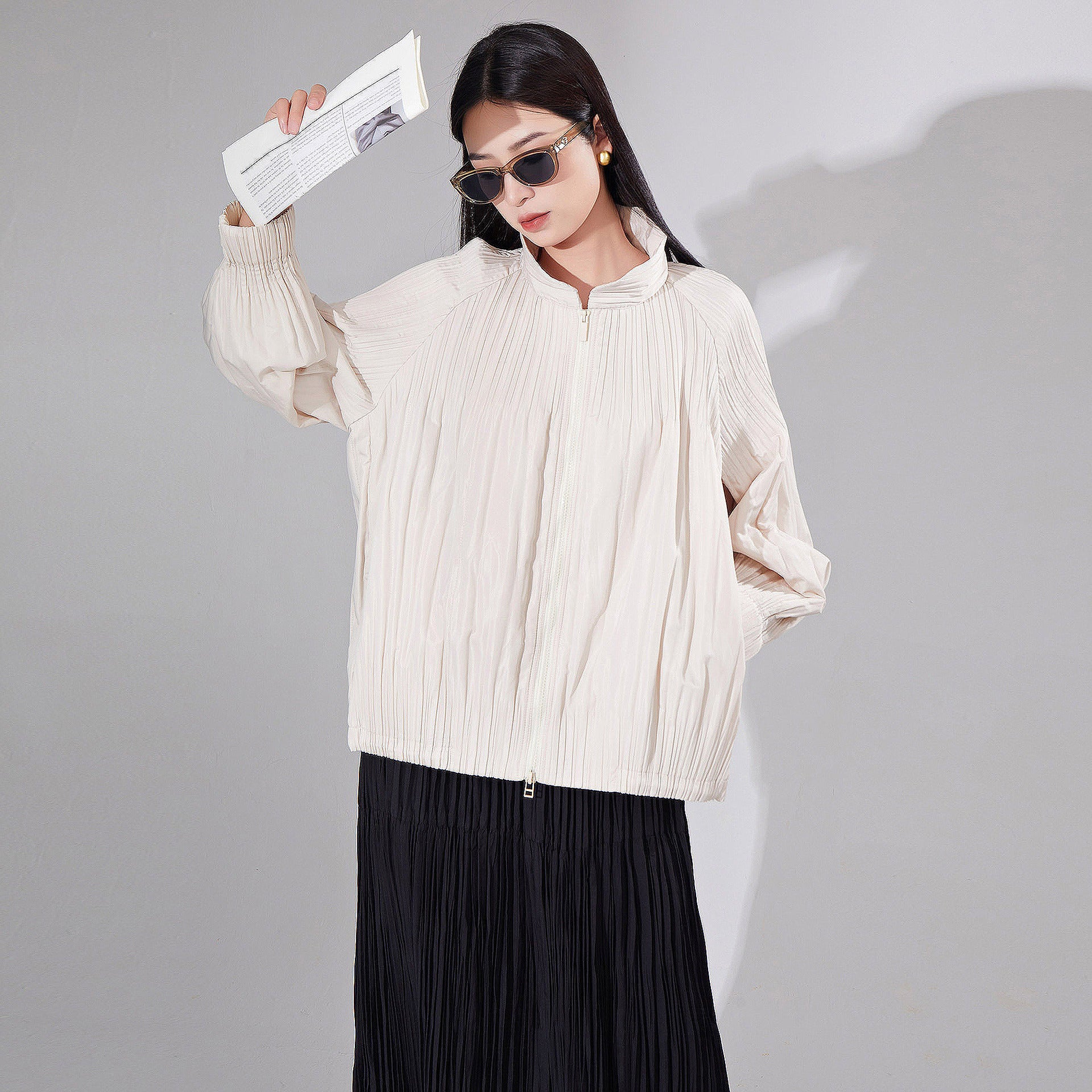 Pleated Short Puffer Jacket – Stylish Lightweight Women’s Outerwear