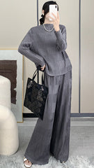 Women’s Fall Pleated Two-Piece Set – Crew Neck Top and Wide-Leg Pants