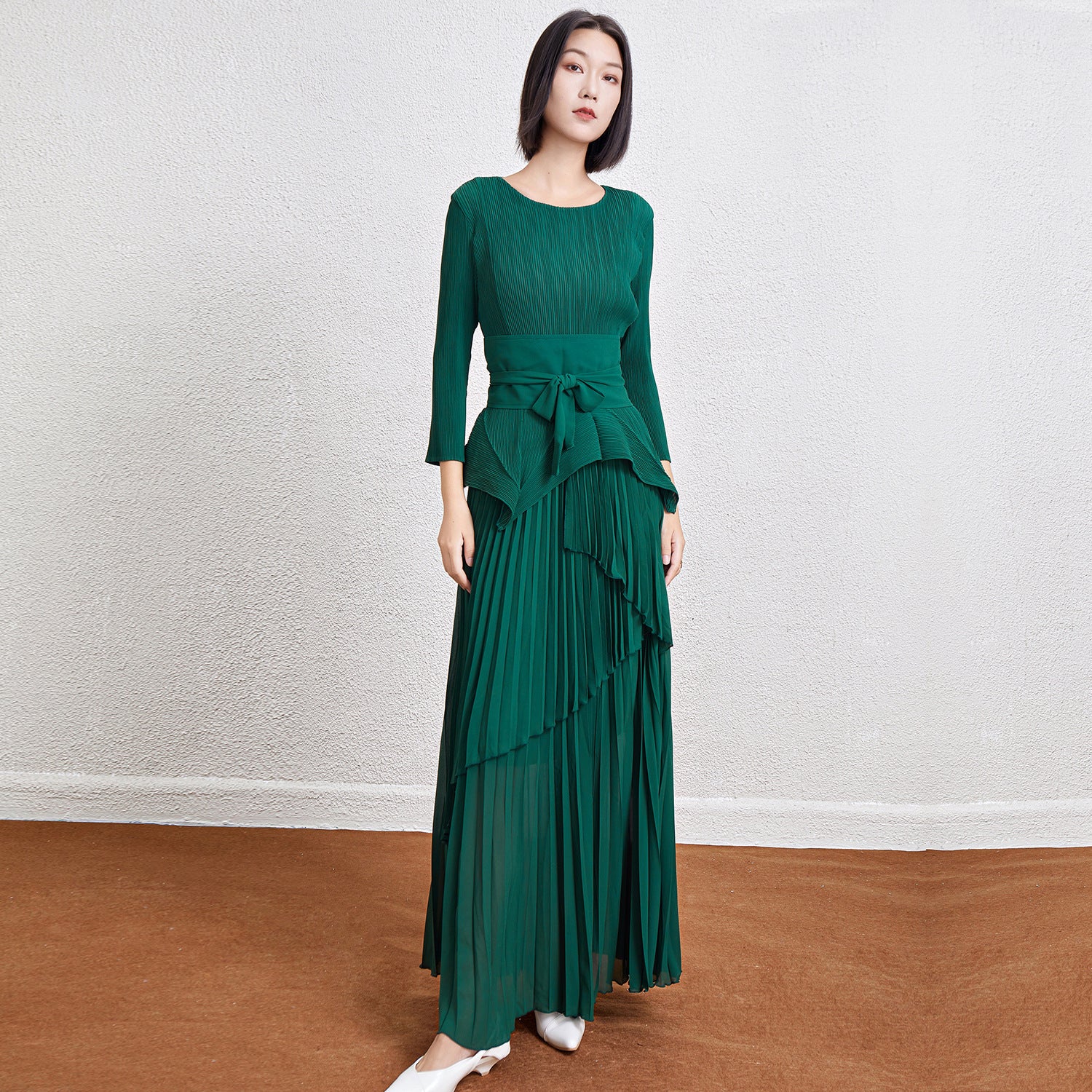 Pleated Slim Top and Irregular Skirt Set – Stylish Two-Piece Outfit for Women