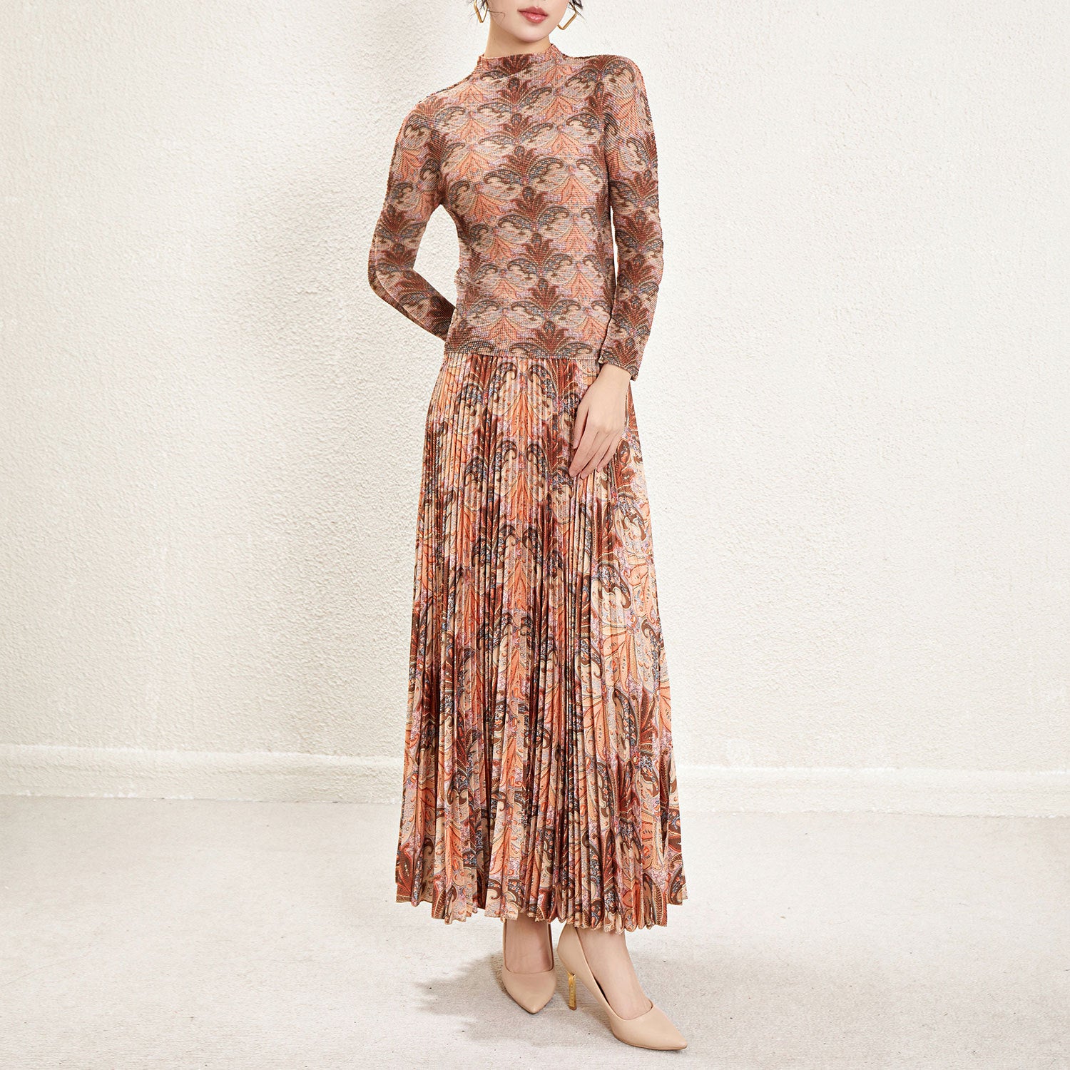 Pleated Retro Top and Skirt Set – Chic Two-Piece Outfit for Women