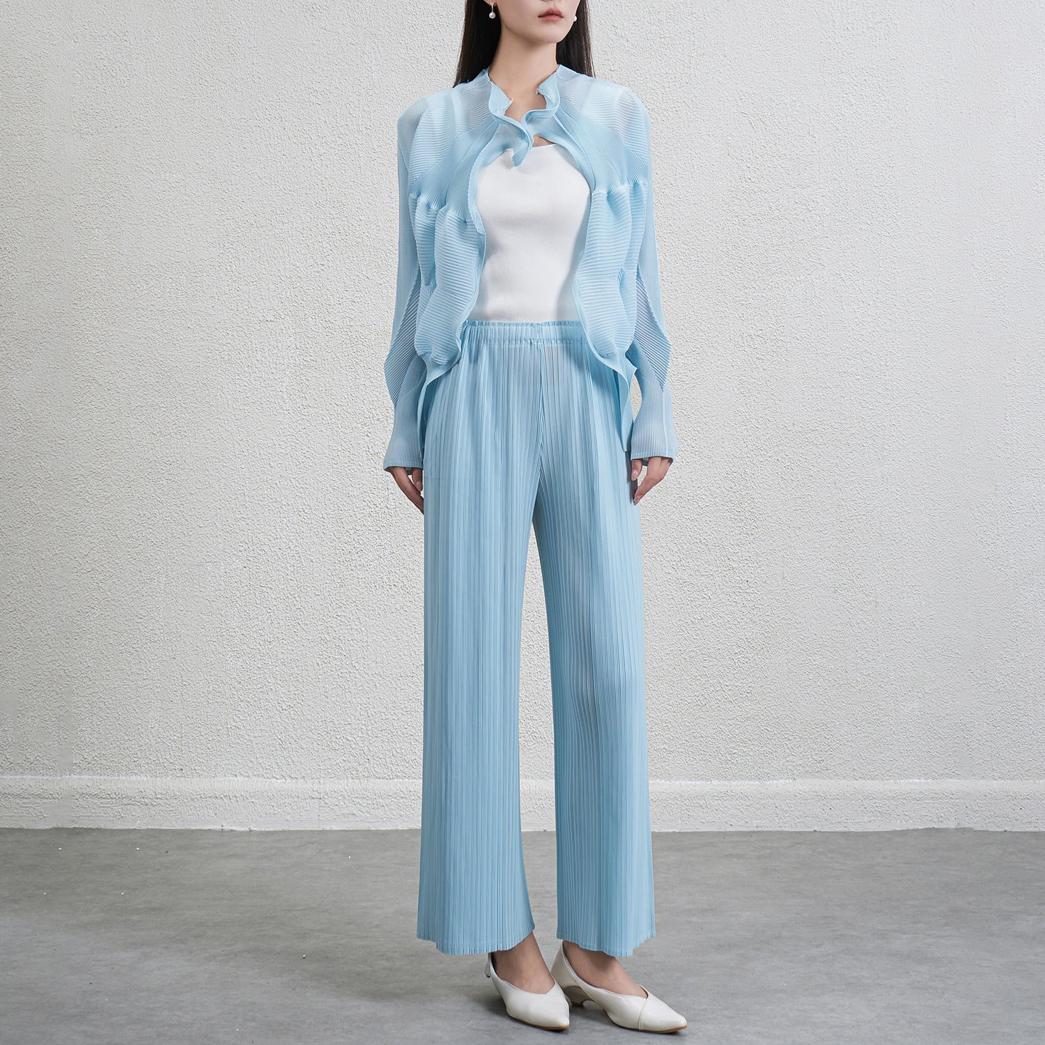 Pleated Floral Bud Cardigan and Wide-Leg Pants Set – Elegant Two-Piece Outfit