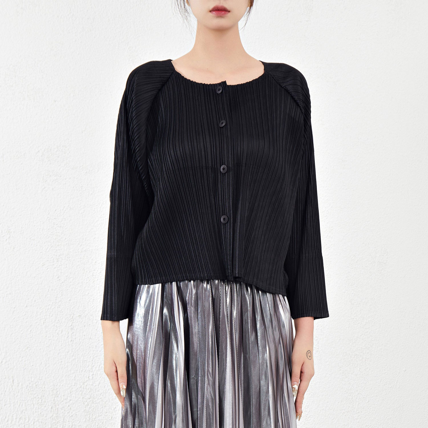 Women's Loose Pleated Shirt Jacket – Lightweight and Versatile Layer