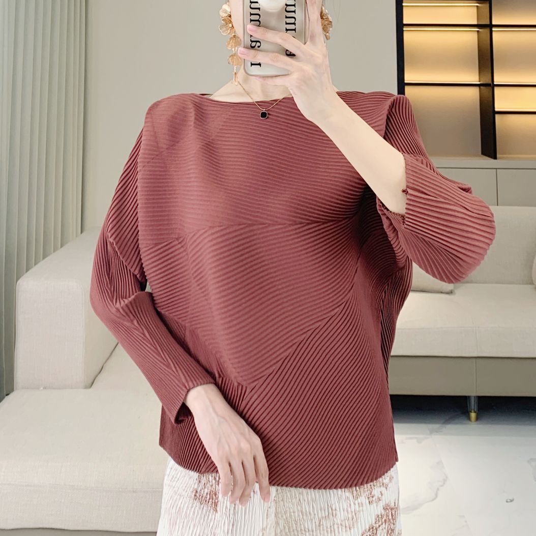 Pleated Top – Asymmetrical Folded Slim Fit Thick Fabric