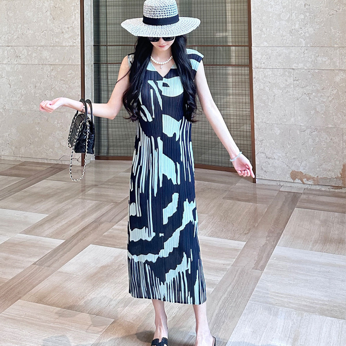 Sleeveless Pleated Dress – Retro Contrast Slim Fit